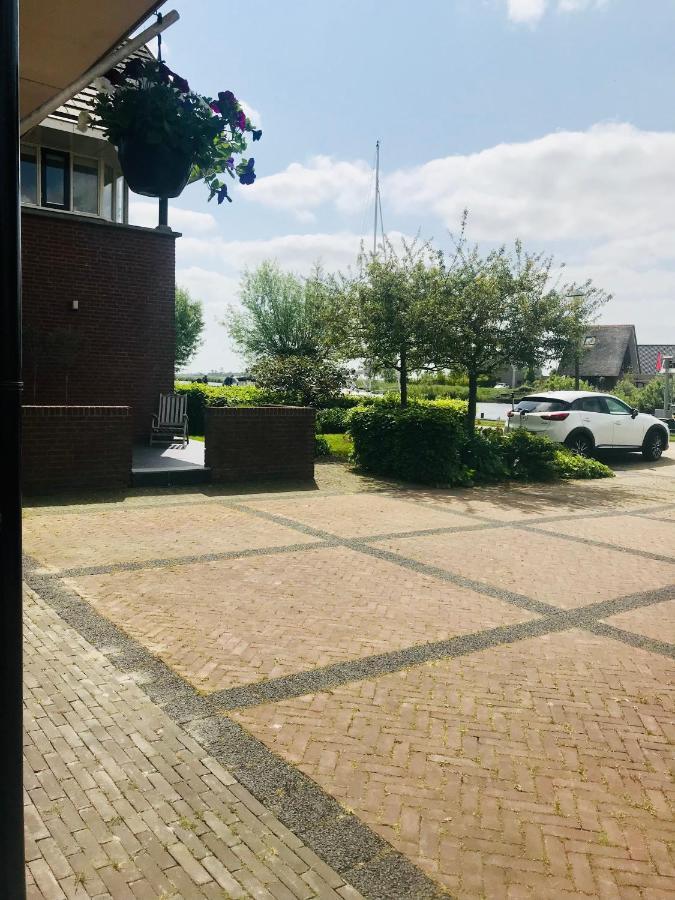 Gastenverblijf Villa Buitenplaats Wergea Contactloos Inchecken Naarderburen Kültér fotó